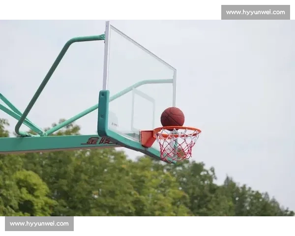 五星高中生塔吉伤愈归来 平筐风车扣篮点燃赛场