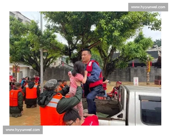 队长别哭！洪水中的生命守护者与雪域高原的护心天使